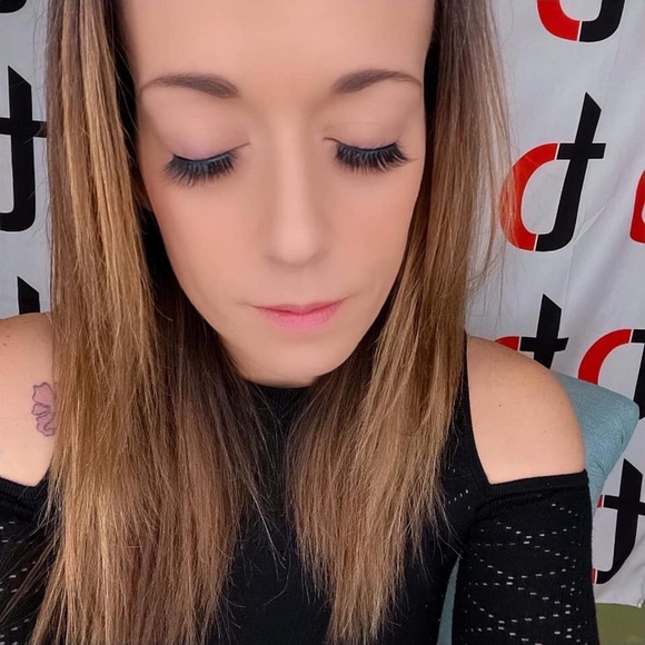 Magnetic 🧲 LASHES! 💃🏽 - Picture 8 of 8